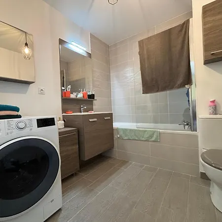 Apartment T2 Avec Piscine *