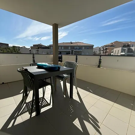 T2 Avec Piscine Apartment